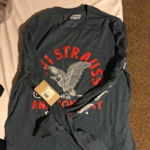 Men’s Levi’s long sleeve shirt